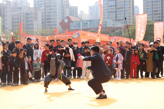 科技“智”造新场景 产业“花”开促振兴